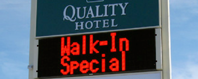 Hotels & Motels Upgrading to Programmable LED Signs